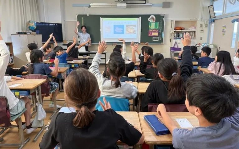 A visiting class in progress