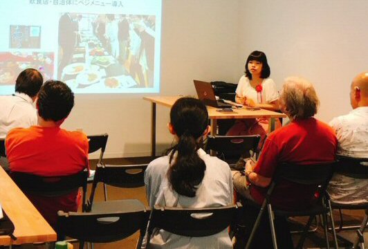 スローフードのイベントでスピーチ”地球の未来につながるベジのライフスタイル”