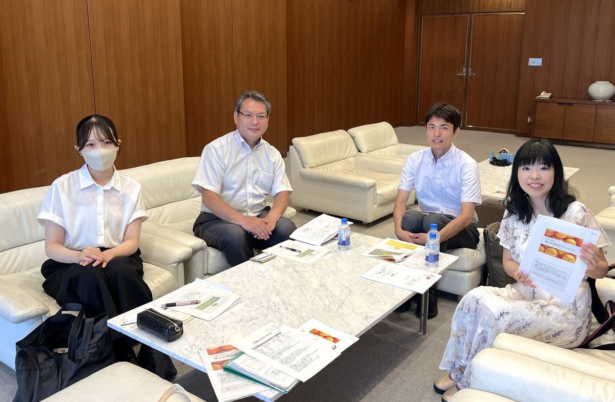 松山観光コンベンション協会主催で行われた愛媛大学の教授と学生との意見交換の場