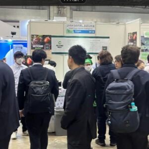 プレミアム・フードショー2025のヴィーガンセレクションで、BEYOND MEATの商品を扱うU.S.M.Holdingsのブースに集まる来場者