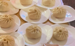 東京都北区馬場自治会の夏祭りでベジプロジェクトにより販売されたヴィーガンの肉まん