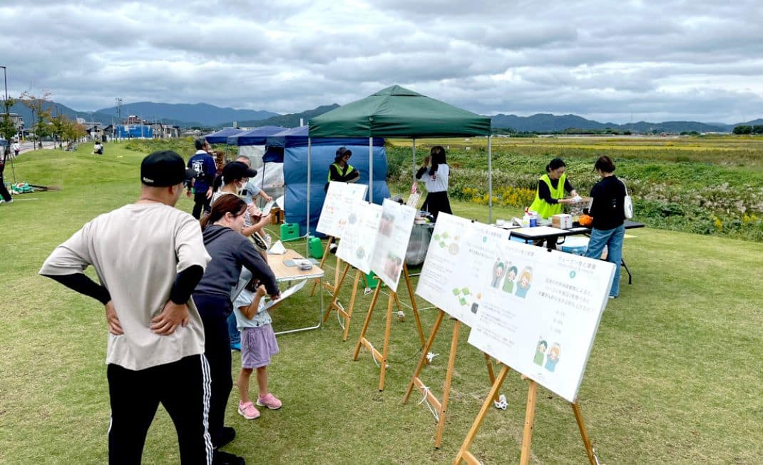 VegeProject hosting a vegan quiz created by the organization at Agri Festa hosted by Kameoka City