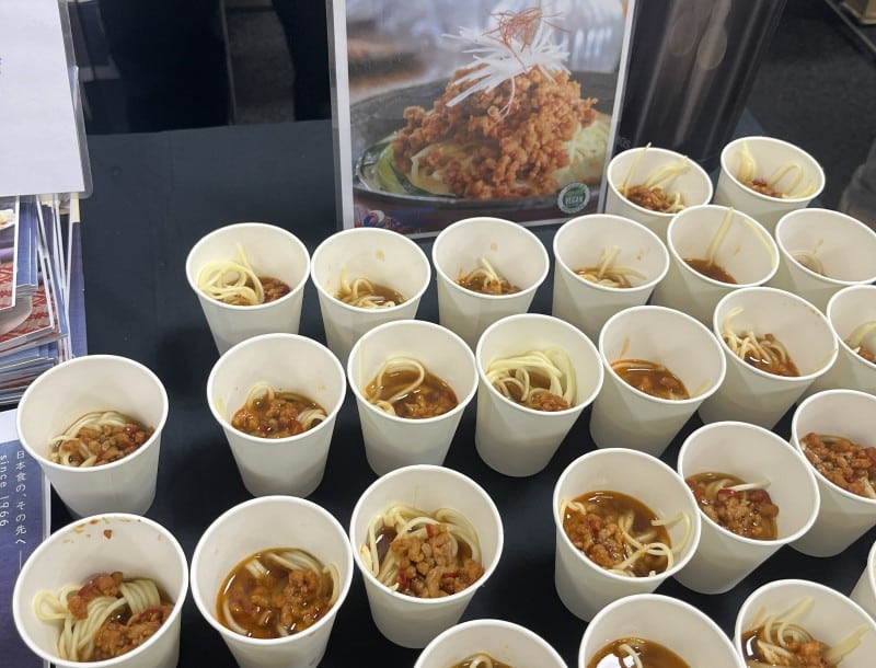 中部国際空港であづまフーズにより提供された台湾ラーメン